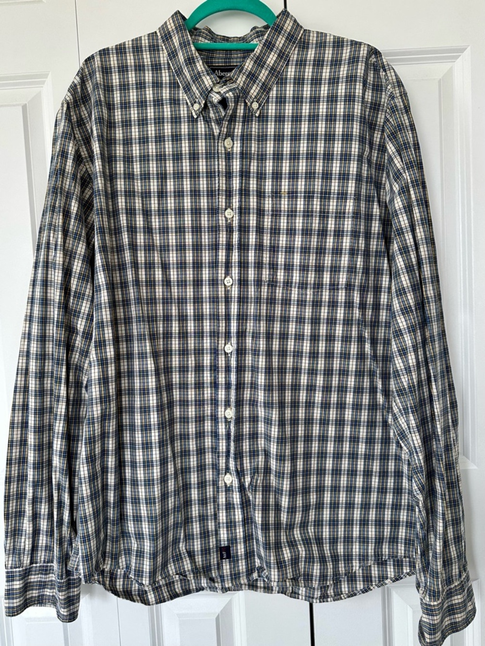 Abercrombie & Fitch Men’s Navy and White Plaid Button-Down Shirt